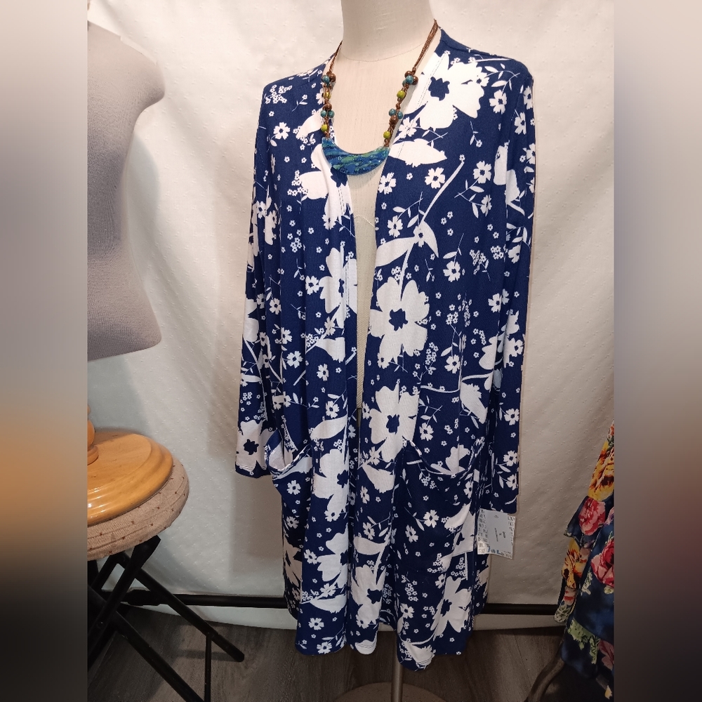 Woman's Cardigan  XL